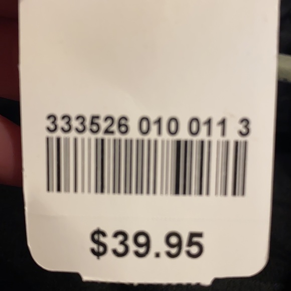 ✨NWT✨ Le Chateau - Sleeveless Ribbed Pattern Top - Picture 8 of 8